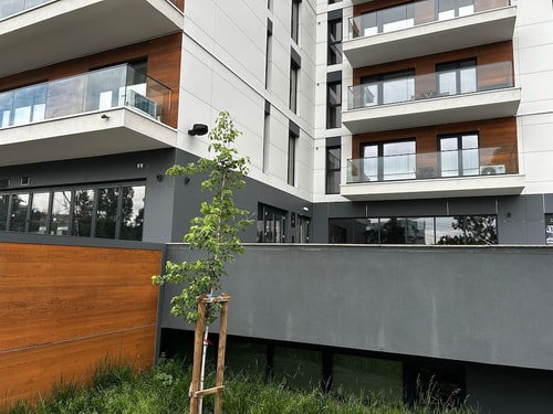 The Level Sanctuary - Free Parking & Netflix 6 SocialSpot