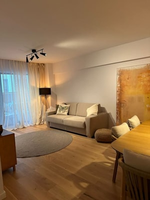 The Level Sanctuary - Free Parking & Netflix 9 SocialSpot
