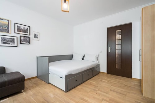 Jazzy Studio in the Heart of Bucharest 16 SocialSpot