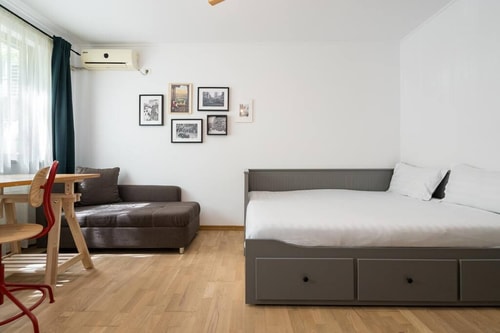 Jazzy Studio in the Heart of Bucharest 22 SocialSpot