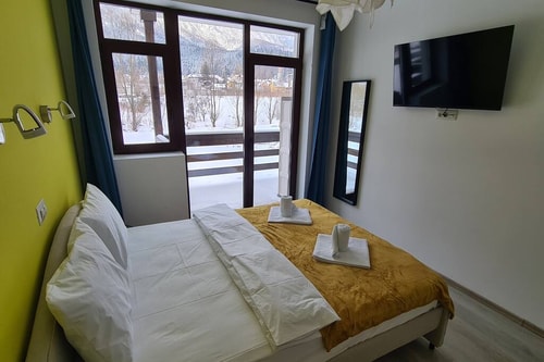 Alpine River Home: Peace and Mountain View 45 SocialSpot