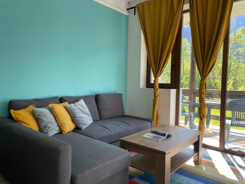 Cozy Riverfront 2 with Garden and Mountain View 42 SocialSpot