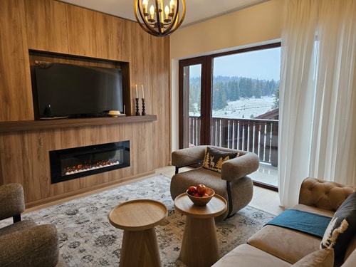 Mountain Wisper Chalet w fireplace 43 SocialSpot