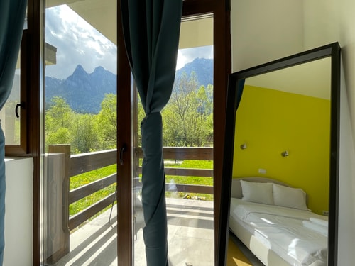 Cozy Riverfront 2 with Garden and Mountain View 60 SocialSpot