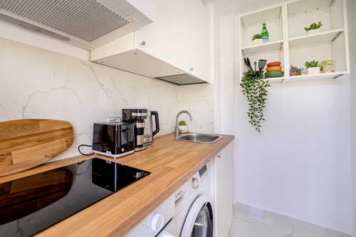 Deda Studio w. Smart TV · AC · washing machine 23 SocialSpot