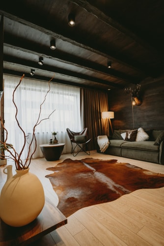 Avalanche Chalet 6 SocialSpot