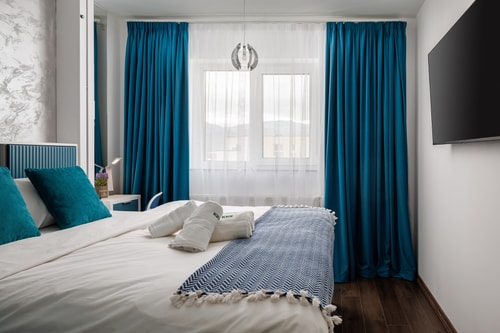 Kronsmart Apartment: Cozy Fireplace & Free Parking 30 SocialSpot