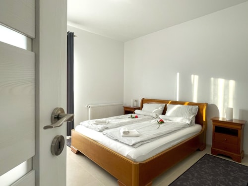 Bella Vista Green Apartment - Underground Parking 16 SocialSpot