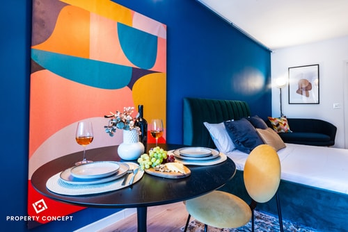 Color Ivory Residence with Free Parking 6 SocialSpot