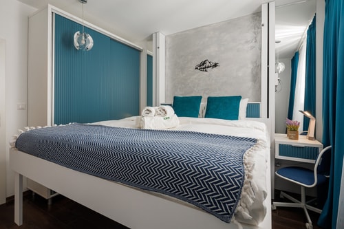 Kronsmart Apartment: Cozy Fireplace & Free Parking 20 SocialSpot