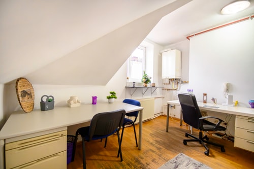 Lavender Attic w. AC, working desks 1 SocialSpot