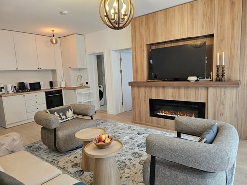 Mountain Wisper Chalet w fireplace 51 SocialSpot
