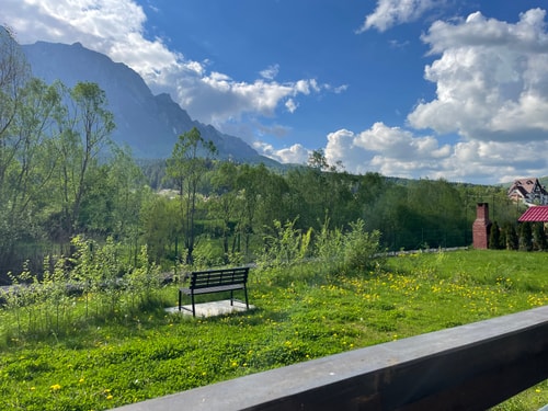 Cozy Riverfront 1 with Garden and Mountain View 45 SocialSpot