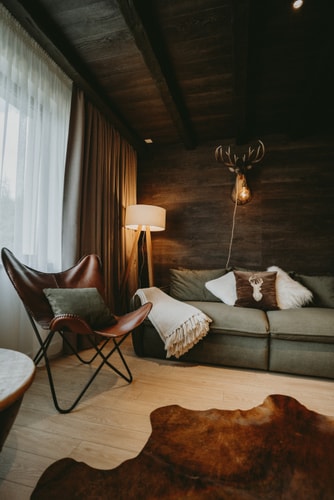 Avalanche Chalet 22 SocialSpot