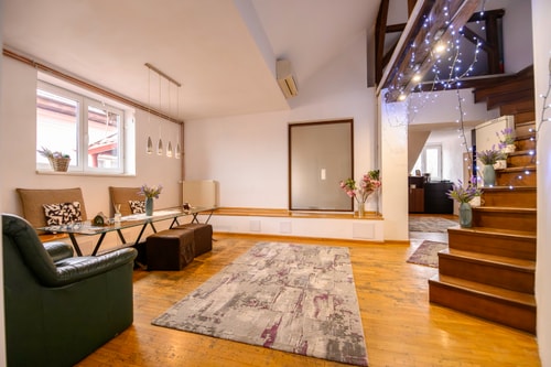 Lavender Attic w. AC, working desks 11 SocialSpot