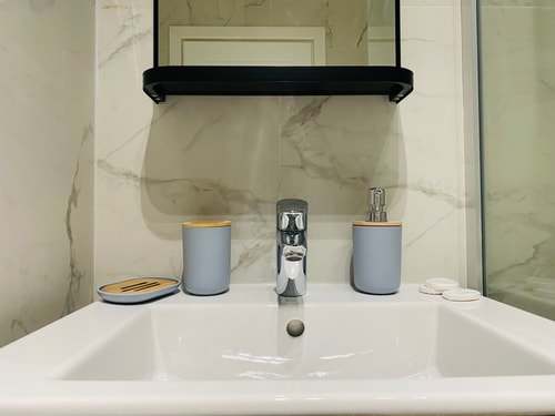 Elegant Apartment in Ivory - AC & Smart TV 1 SocialSpot