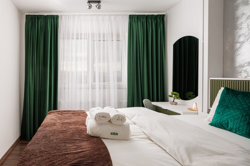 Kronsmart Apartment: Cozy Fireplace & Free Parking 27 SocialSpot