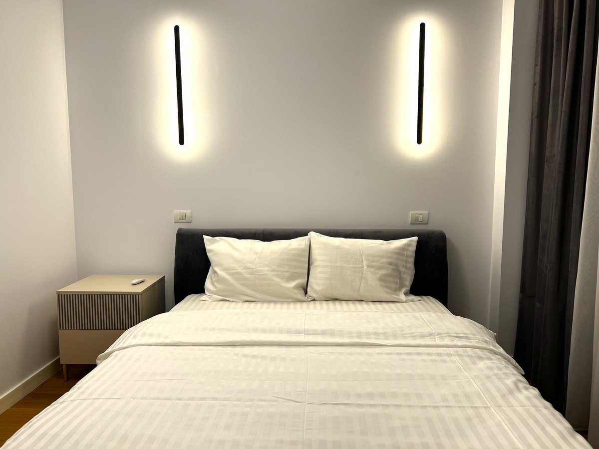 Modern City Home w. A/C SocialSpot