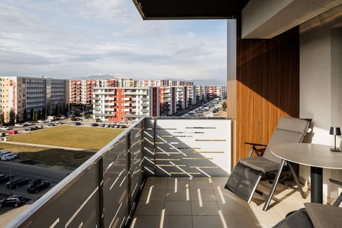 Kronsmart Apartment: Cozy Fireplace & Free Parking 42 SocialSpot