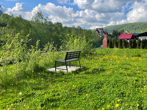 Cozy Riverfront 1 with Garden and Mountain View 39 SocialSpot