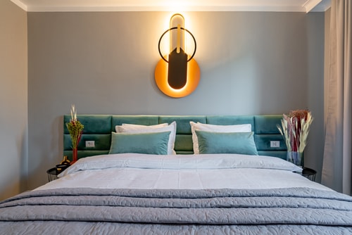 Golden Glow Hideaway 8 SocialSpot