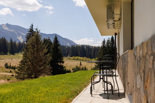 The Moon - Poiana Brasov 14 SocialSpot