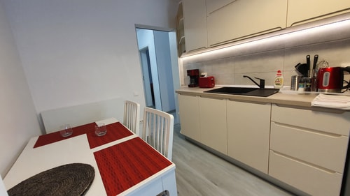 Sunny and Cozy Apartment 10 SocialSpot
