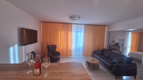 Lotus Apartment - Stunning View • Parking 32 SocialSpot