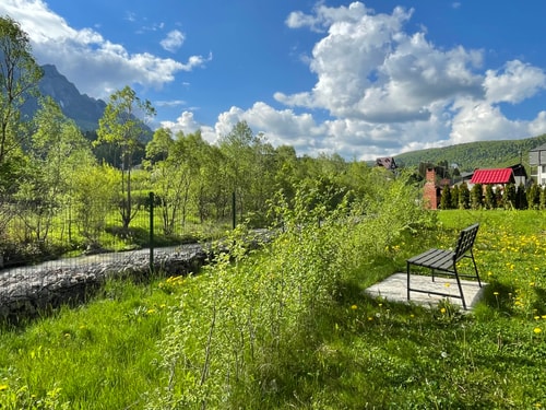 Cozy Riverfront 2 with Garden and Mountain View 29 SocialSpot