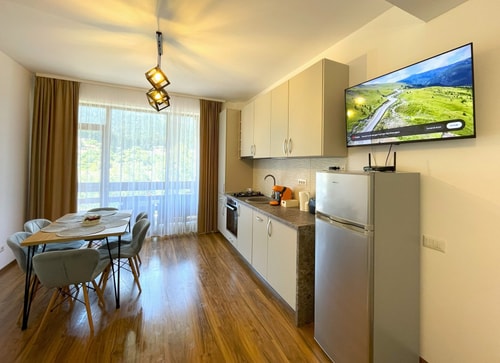Alpine River Home: Peace and Mountain View 16 SocialSpot