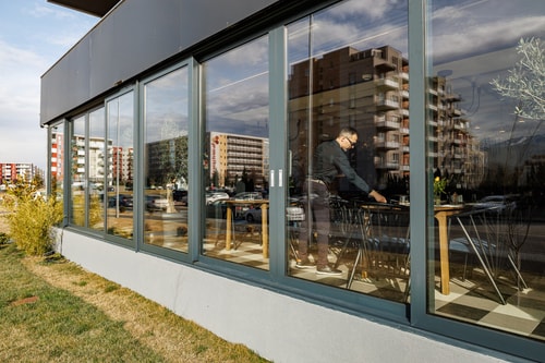 Kronsmart Apartment: Cozy Fireplace & Free Parking 45 SocialSpot