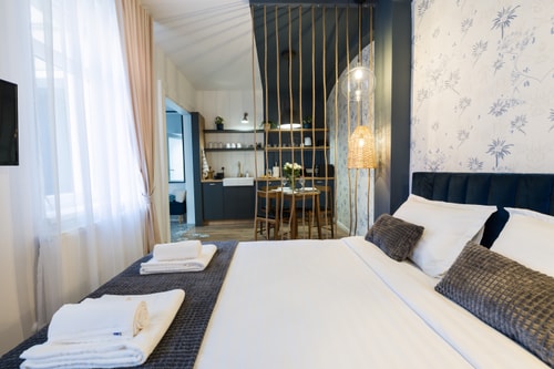 Victorian Blue Studio 4 SocialSpot