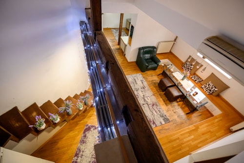 Lavender Attic w. AC, working desks 17 SocialSpot