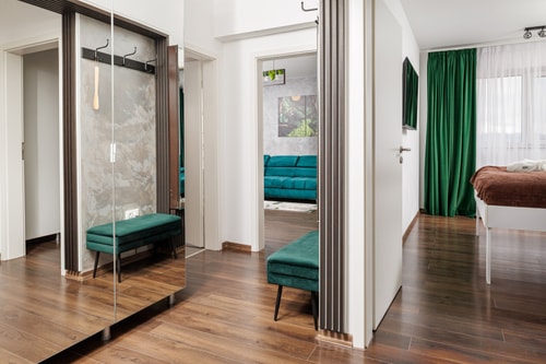 Kronsmart Apartment: Cozy Fireplace & Free Parking 8 SocialSpot
