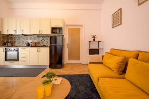 Colibri Apartment w. AC 46 SocialSpot