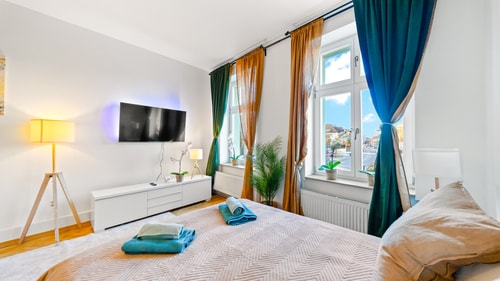 Brassovia Hideaway 6B w. Netflix 3 SocialSpot