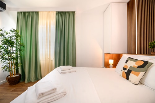 Central Green Oasis • 2BR Ultracentral Apt • AC 63 SocialSpot