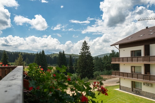 Avalanche Chalet 2 SocialSpot
