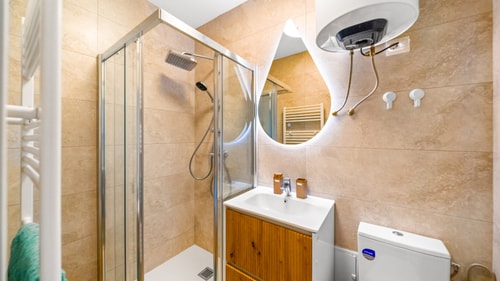 Brassovia Hideaway 6B w. Netflix 8 SocialSpot