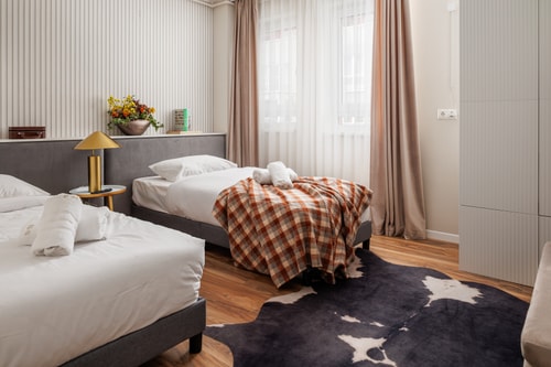 DA-LI Residence - AC & Netflix 5 SocialSpot