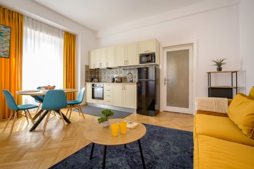 Colibri Apartment w. AC 39 SocialSpot