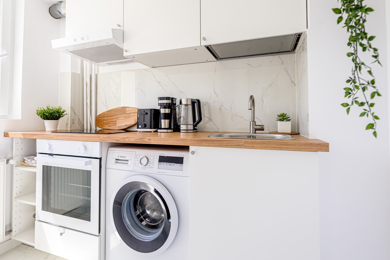 Deda Studio w. Smart TV · AC · washing machine SocialSpot