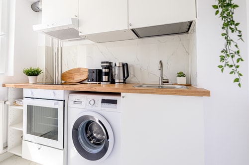 Deda Studio w. Smart TV · AC · washing machine SocialSpot