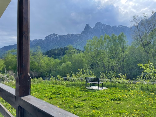 Cozy Riverfront 2 with Garden and Mountain View 30 SocialSpot