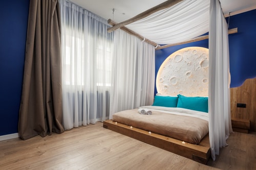 The Moon - Poiana Brasov 17 SocialSpot