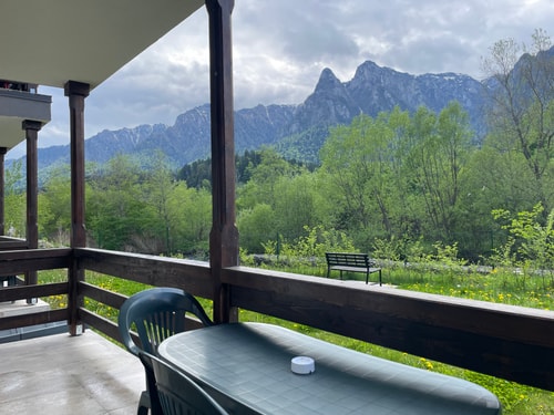 Cozy Riverfront 2 with Garden and Mountain View 35 SocialSpot