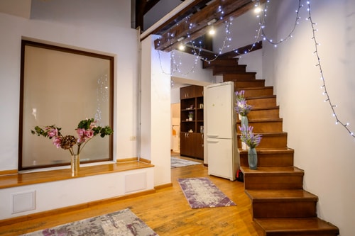 Lavender Attic w. AC, working desks 39 SocialSpot