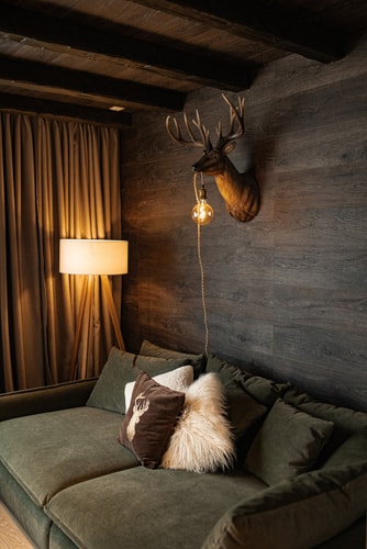 Avalanche Chalet 8 SocialSpot