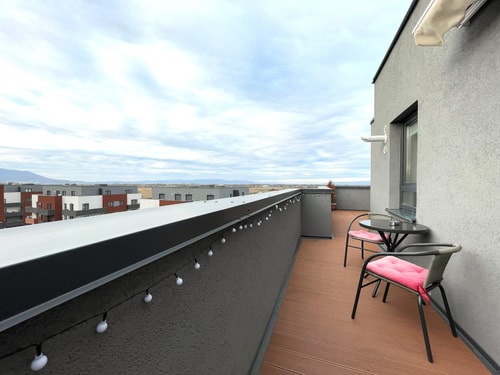 Blue Jay's Nest — AC & Stylish Terrace 30 SocialSpot