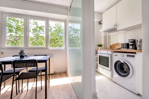 Deda Studio w. Smart TV · AC · washing machine 32 SocialSpot